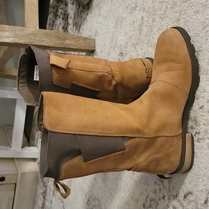 Mid calf Sorel Boots